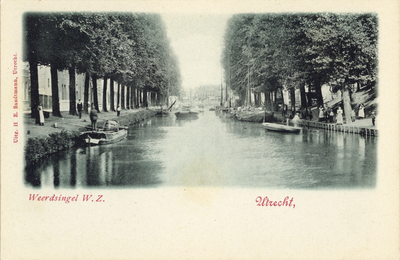 2104 Gezicht op de Stadsbuitengracht te Utrecht met links de Weerdsingel W.Z. en geheel rechts een gedeelte van het ...